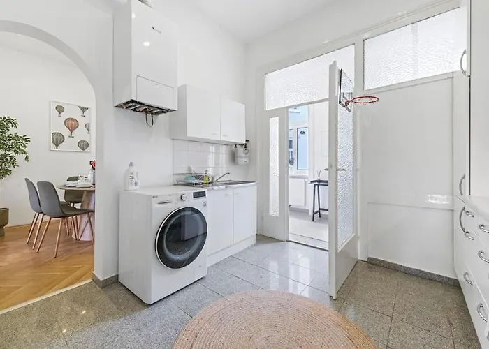 Stylish & Modern Viennese