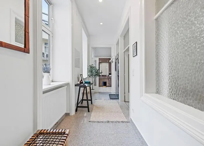 Apartment Stylish & Modern Viennese