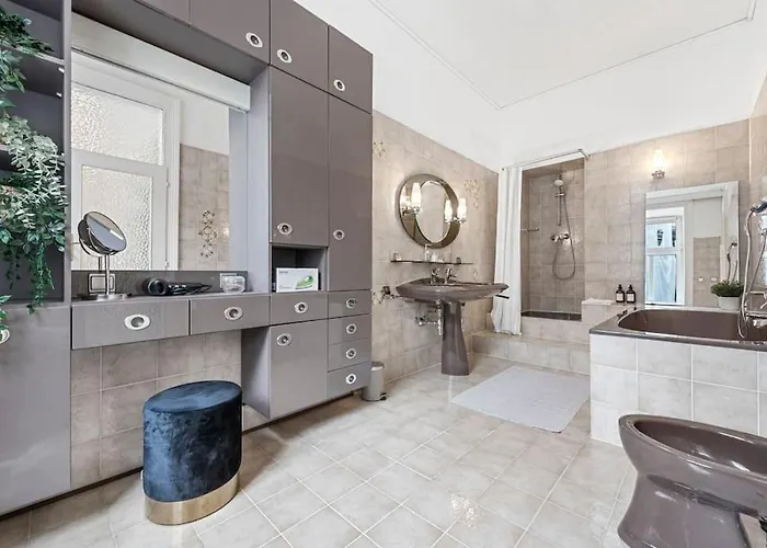 Stylish & Modern Viennese